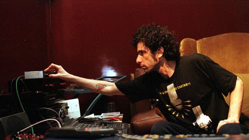 Bios. Vidas que marcaron la tuya: Andrés Calamaro Bild 4