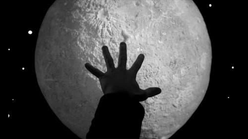Captain Bartleby Loves the Moon Bild 1
