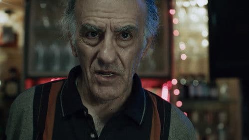 Girl on the Third Floor Bild 3