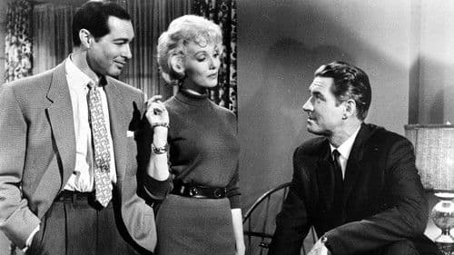 Three Blondes In His Life Bild 3