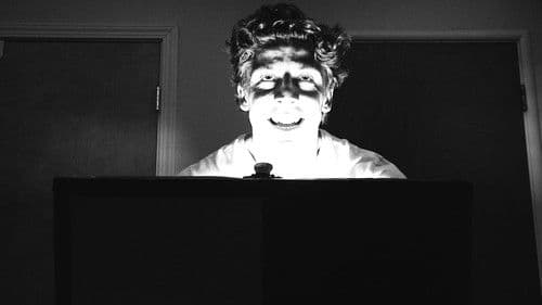 Man and a Chest Bild 1