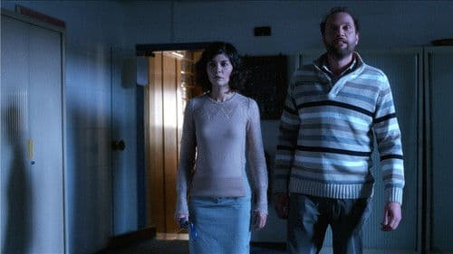 Nathalie küsst Bild 1