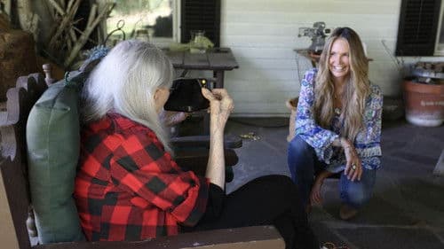 Beyond the Gaze: Jule Campbell's Swimsuit Issue Bild 5