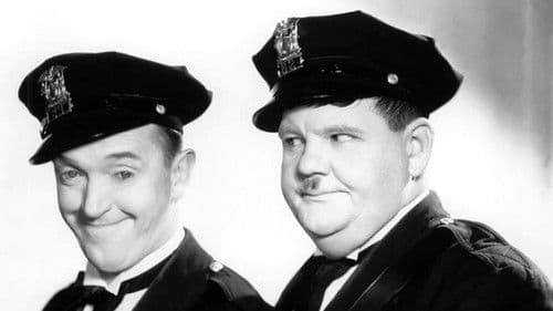 Dick und Doof als Polizisten Bild 1