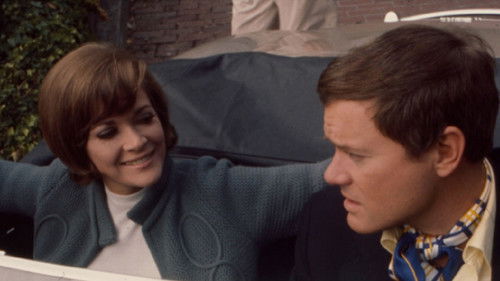 Three's a Crowd Bild 1