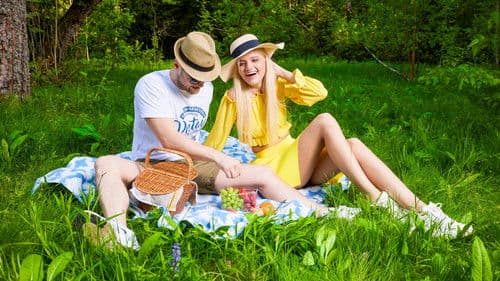My Boyfriend Loves a Good Picnic Bild 4