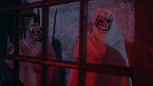 Eine Jungfrau in den Krallen von Frankenstein Bild 2