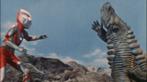 長篇怪獣映画ウルトラマン Bild 4