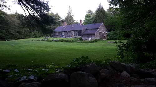 Surviving a Week at the Real Conjuring House Bild 3