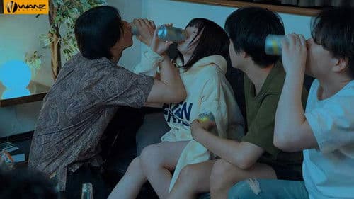 片思いしていた隠れ巨乳女子がサークル飲みでヤリチン男たちにドロ酔い中出し輪姦無意識アクメさせられてるのを見て鬱勃起する童貞陰キャの僕… Bild 1