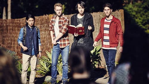 Nowhere Boys: The Book of Shadows Bild 3