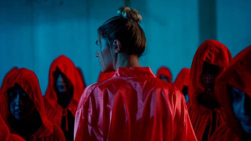 Woman in the Maze Bild 1