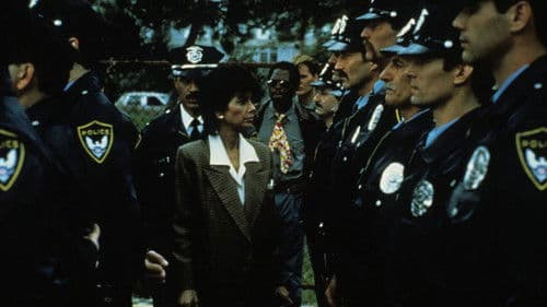 Alone in the Neon Jungle Bild 3