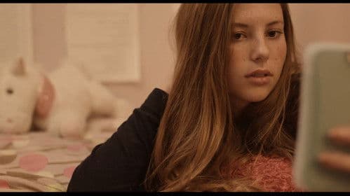 Distortion: A Social Media Story Bild 2