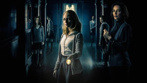 Down a Dark Hall Bild 2