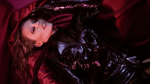 Miley Cyrus: Something Beautiful Bild 8