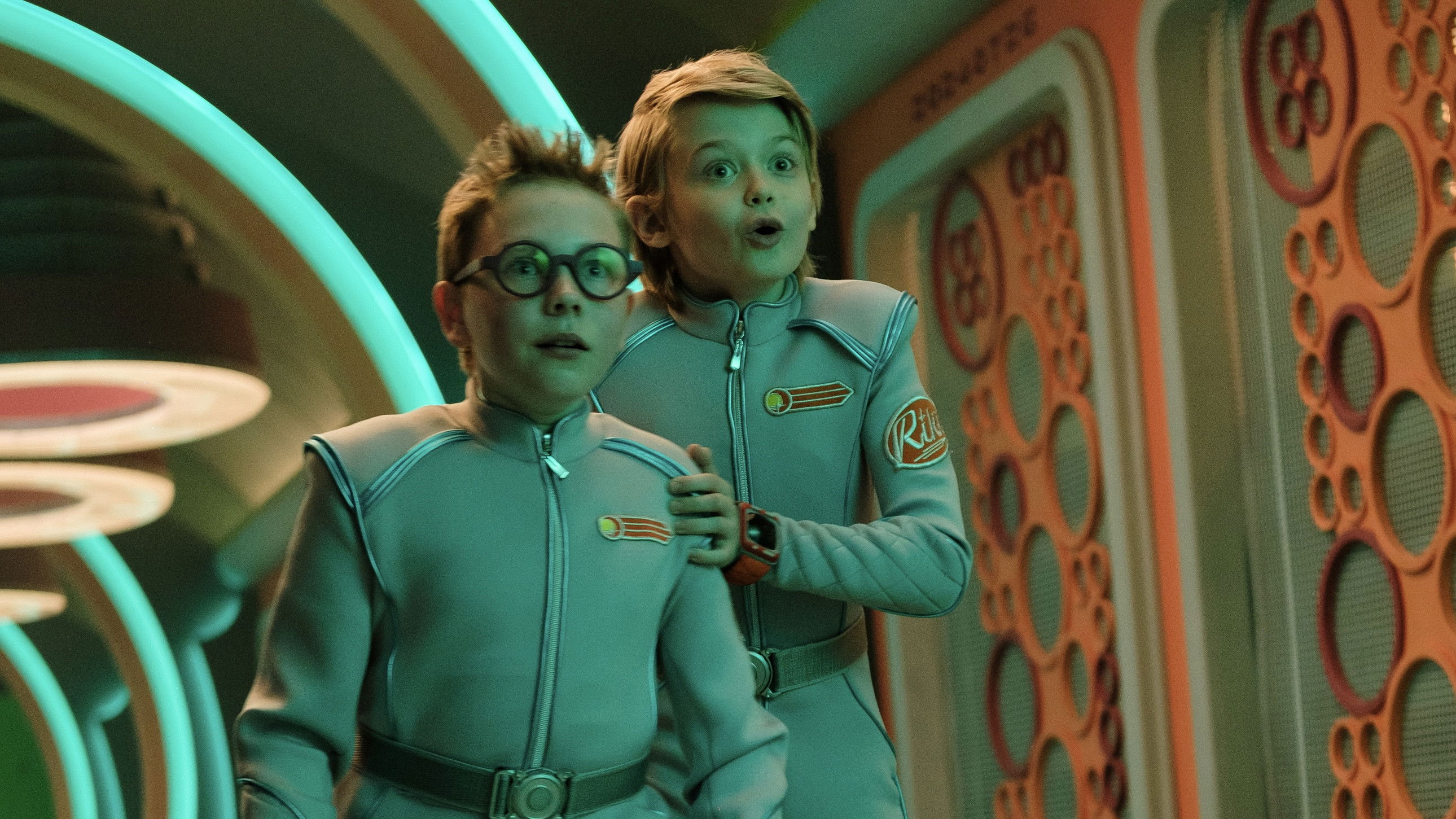 Π‘ΠΌΠ΅ΡΠ°ΡΠΈΠΊΠΈ: Π‘ΠΊΠ²ΠΎΠ·Ρ Π²ΡΠ΅Π»Π΅Π½Π½ΡΠ΅